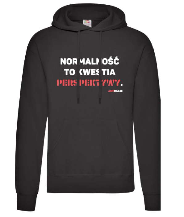 Normalność czarna bluza kaptur aspiracje.png