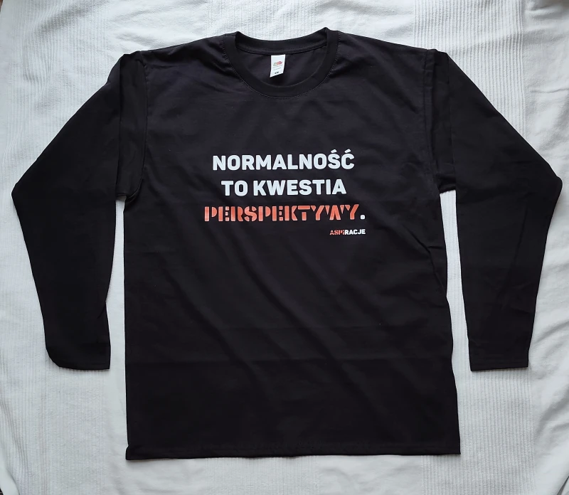 longsleeve_normalność.jpg