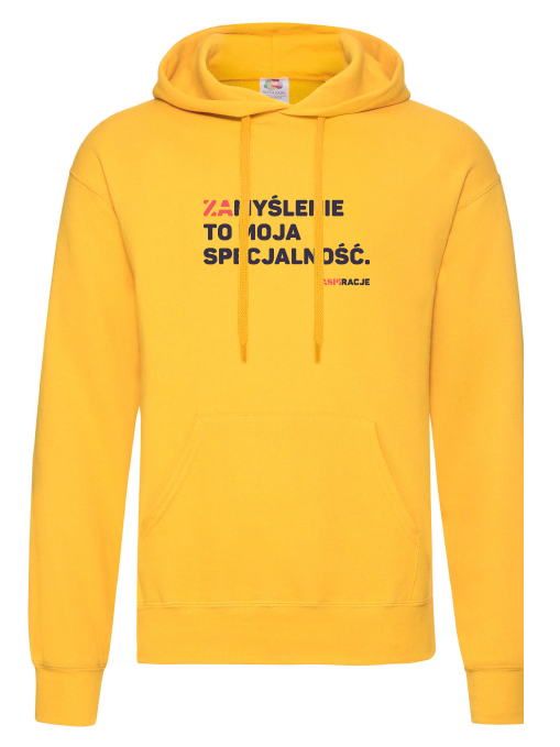 aspiracje_zamyślenie_żółta_kaptur.png